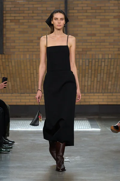 Look 3